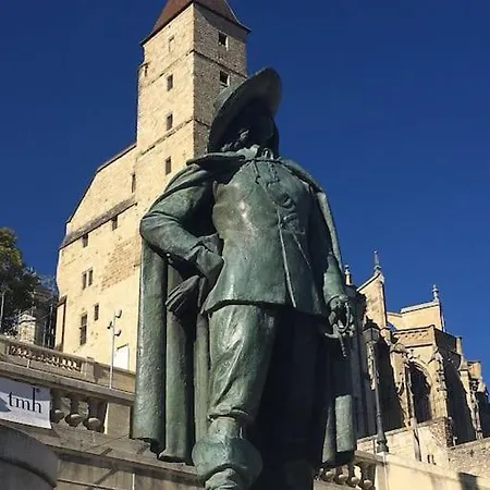 Maison De Rue: * Auch