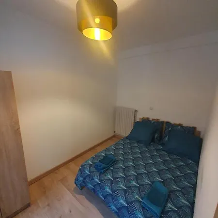 Maison De Rue: *