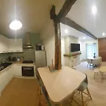 Maison De Rue: *