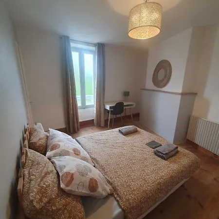 Maison De Rue: Apartment *